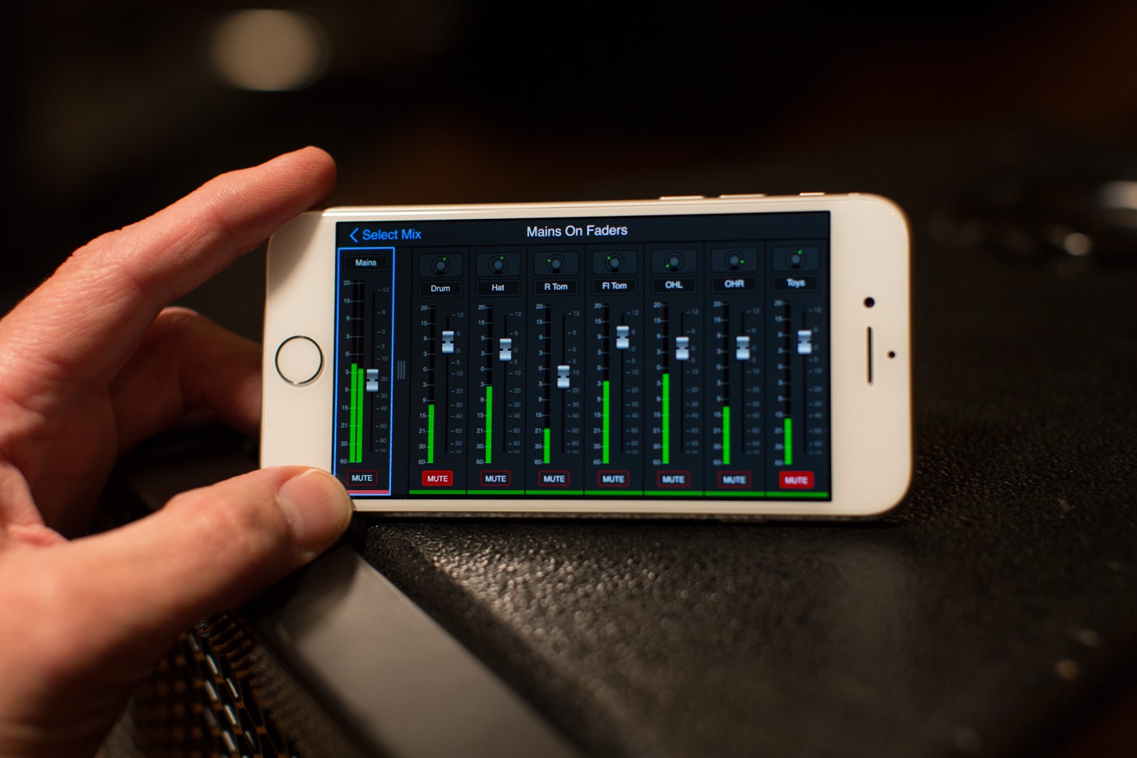 Personal Monitor Mixer App – VENUE